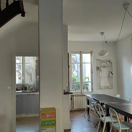 Tatil Evi Grande Maison Ancienne Simple Et Spacieuse. Vichy